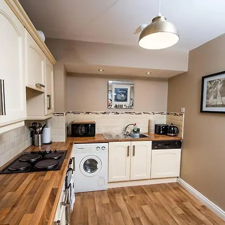 Tranquil Luxury Two Bedroom At The Beach Apartment