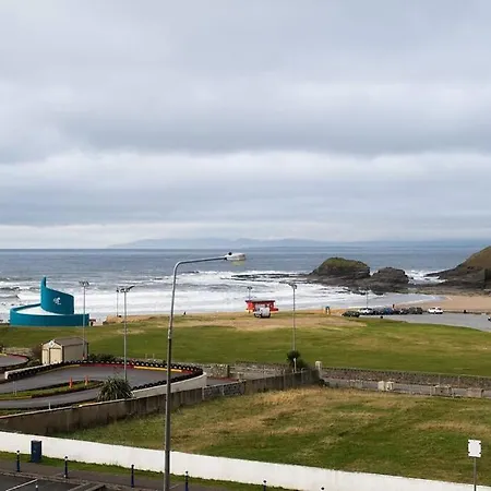 Tranquil Luxury Two Bedroom At The Beach Apartment *