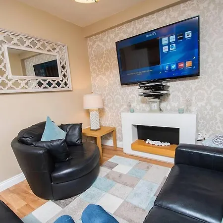 Tranquil Luxury Two Bedroom At The Beach