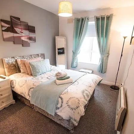 Tranquil Luxury Two Bedroom At The Beach Apartment *